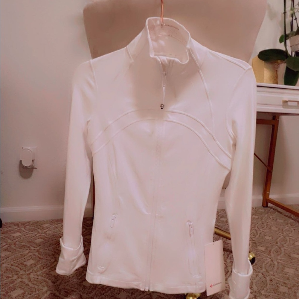New Hawaiian design Lululemon Athletica White Ski Jacket Asymmetrical Design